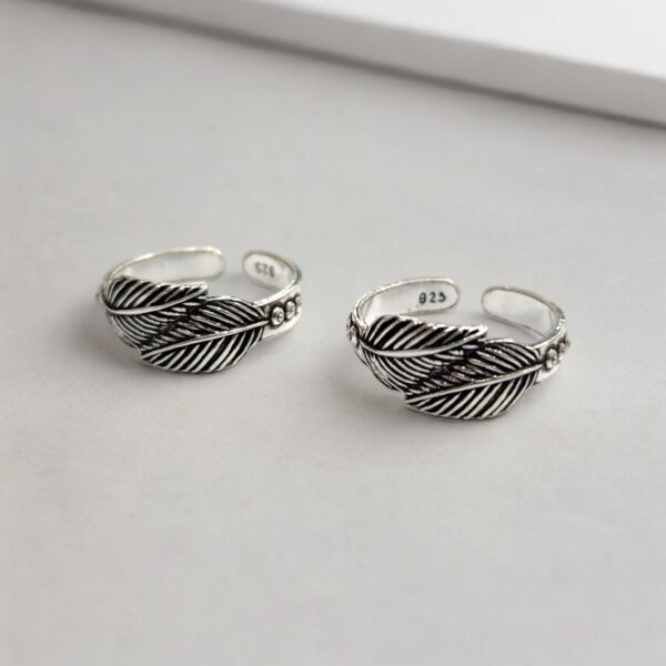 toe ring silver